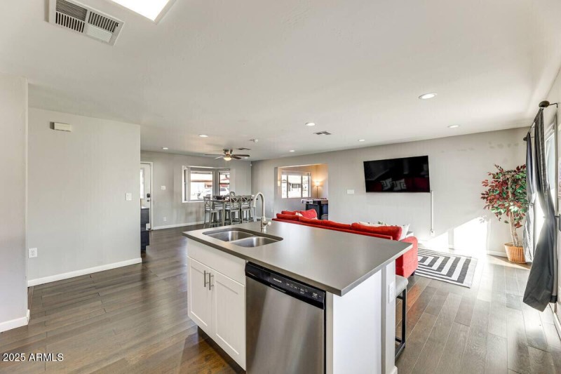 1027SSiestaLn_56206_9