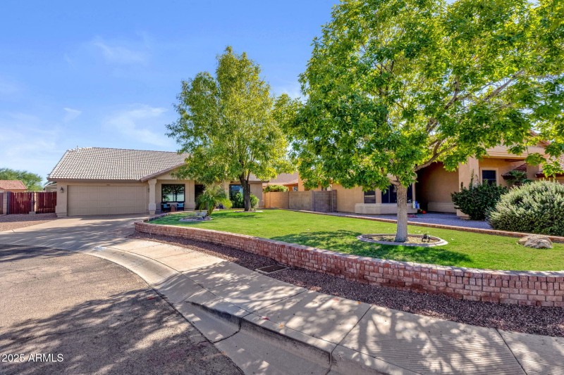 Curb Appeal in Quiet Cul-de-Sac