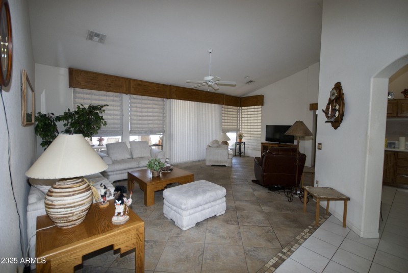 33598886-6EA0-4D2A-93DD-4198F4653333_1_2