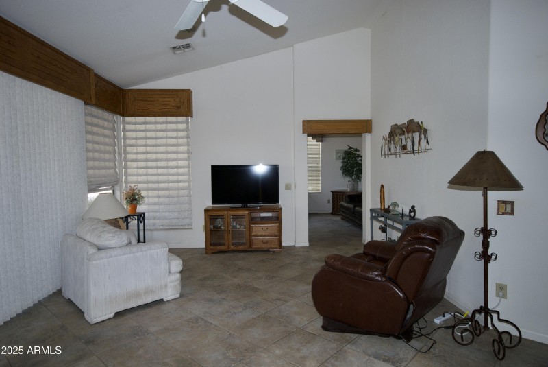 6A0179E9-7553-455E-AF88-9C792E6D091B_1_2