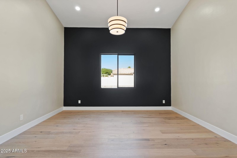 Office/Bonus/Flex Room