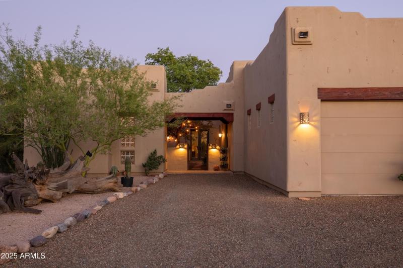 Charming Desert Retreat