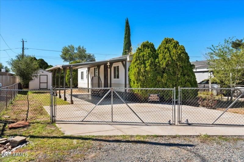 17-Front Street View