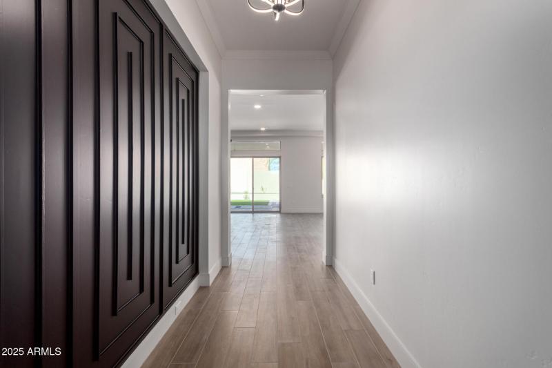 FRONT ENTRYWAY