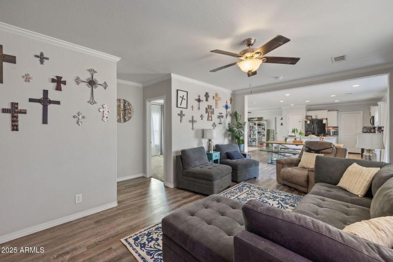 19_094-Living Room 2