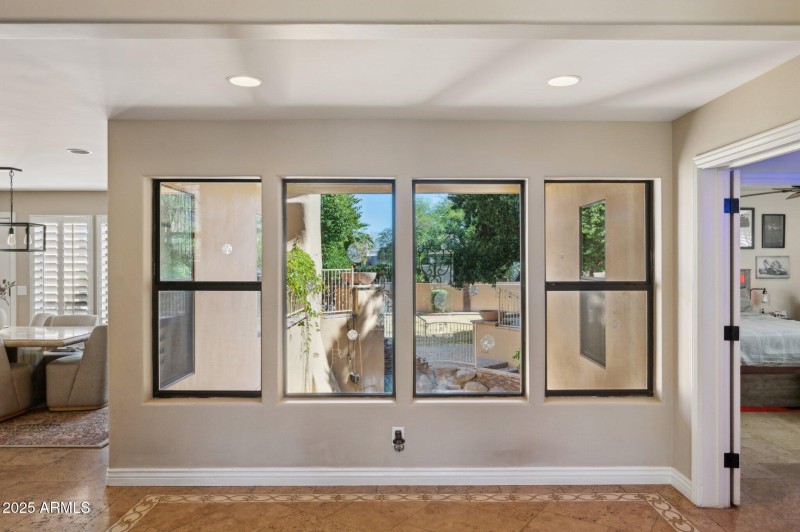 15-web-or-mls-11621-s-blackfoot-dr