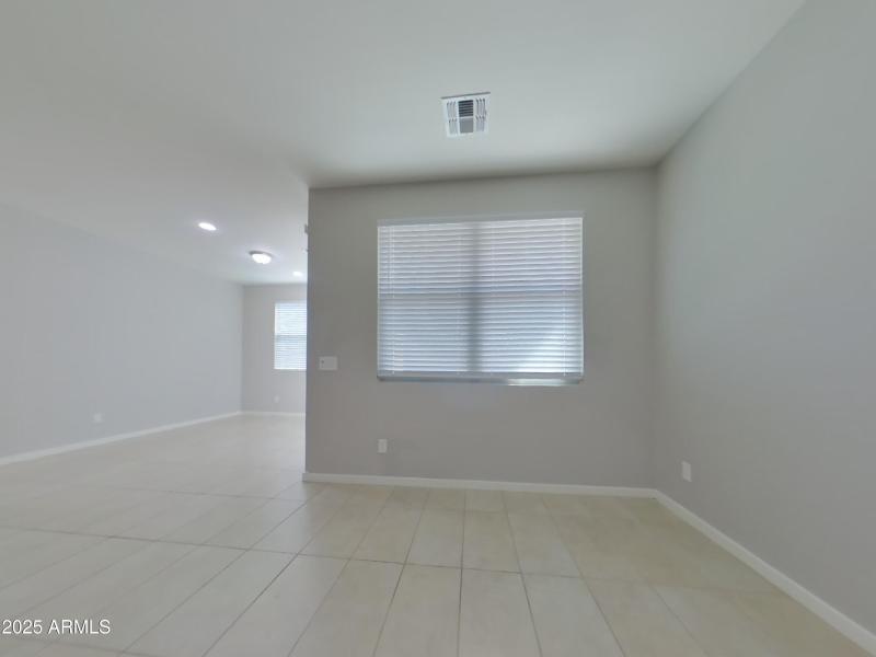 1_pc_gmbnJBochg_LHqz8Bw8H6_layout_0