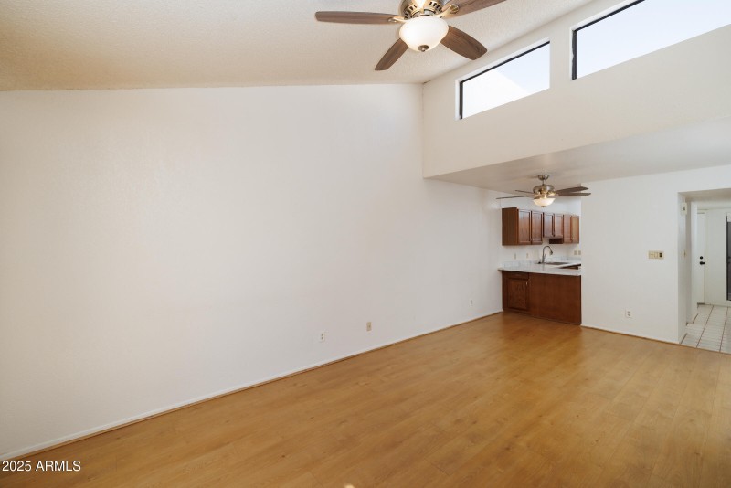 4775_W_Mission_Ln_10_17_25_07