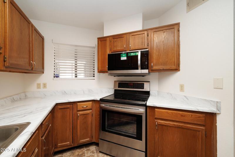 4775_W_Mission_Ln_10_17_25_12