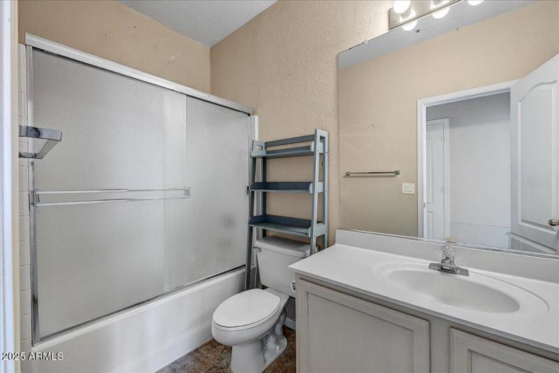 12-Full Bathroom