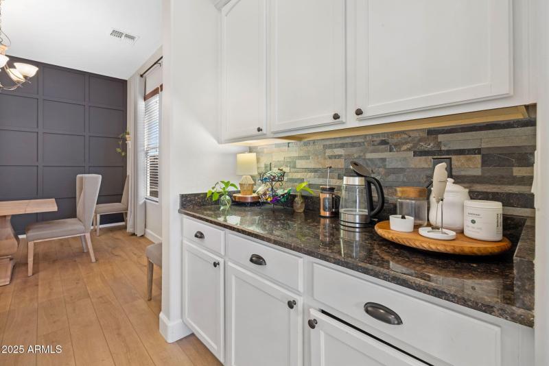 15 - Butler Pantry Dining