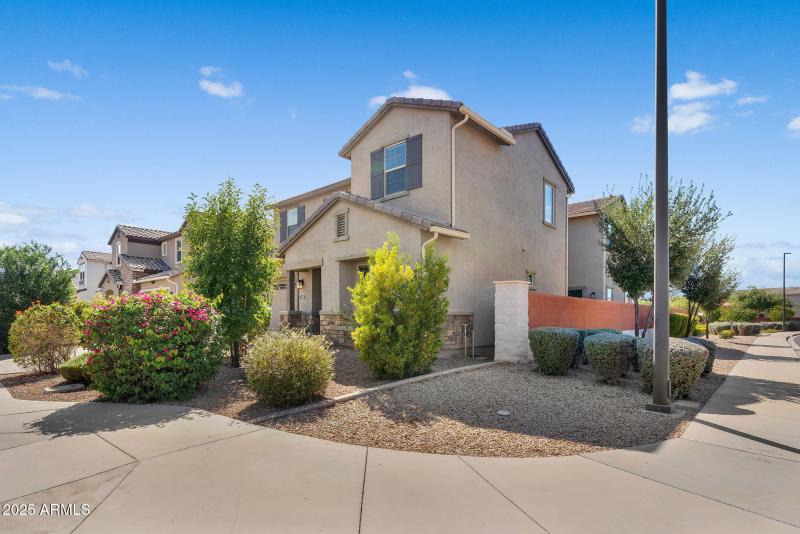 5-web-or-mls-Notting Hill-4