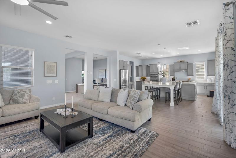 14-web-or-mls-Notting Hill-13