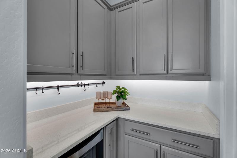 21-web-or-mls-Notting Hill-22