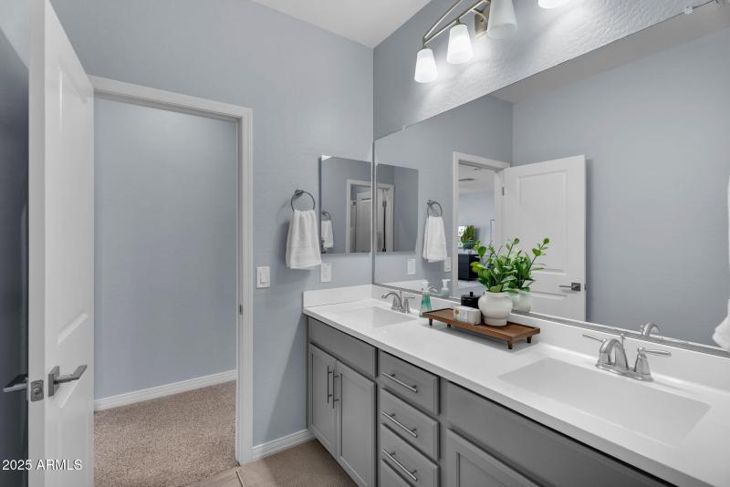 60-web-or-mls-Notting Hill-38