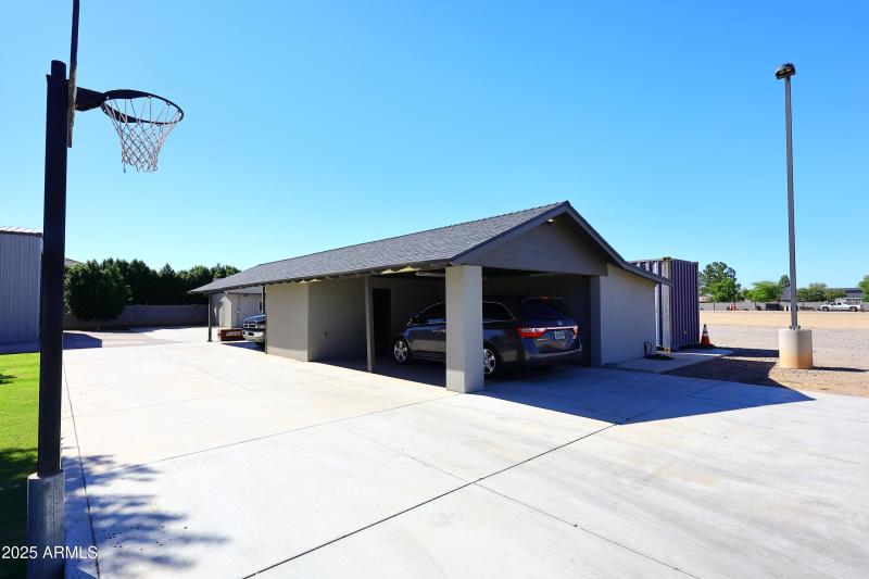 Extra Vehical Parking-Storage Rooms2