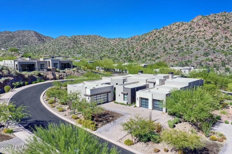 Fabulous Views Wrap Around You!