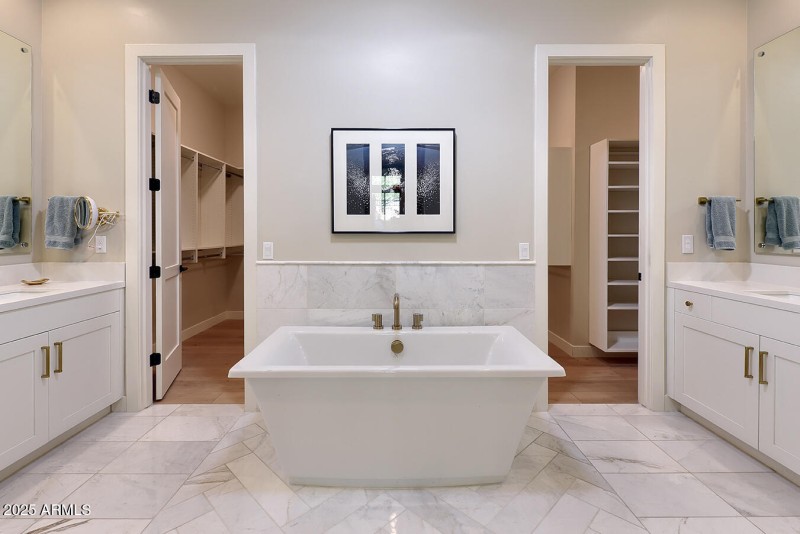 Elegant Soaking Tub