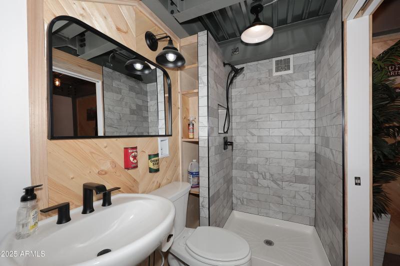 Large Work Shop-Bath