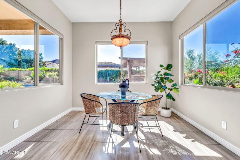 2827 E Bellerive Dr2-6