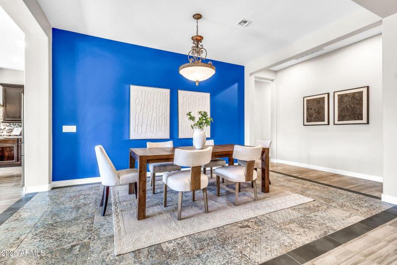 2827 E Bellerive Dr2-10