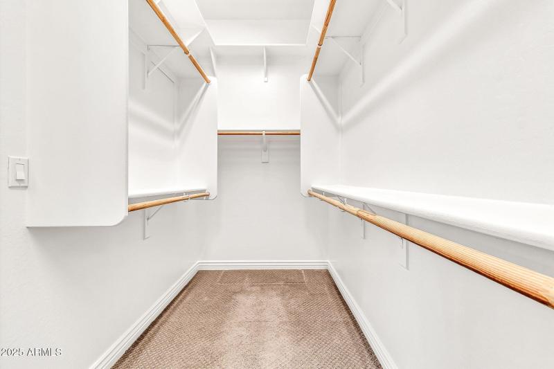 2827 E Bellerive Dr2-25