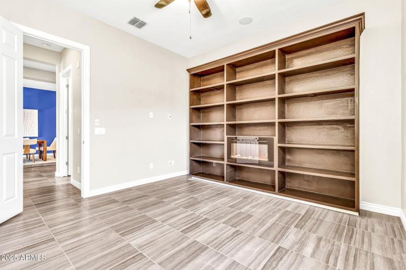 2827 E Bellerive Dr2-28