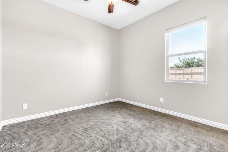 2827 E Bellerive Dr2-33