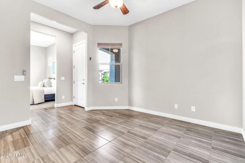 2827 E Bellerive Dr2-39