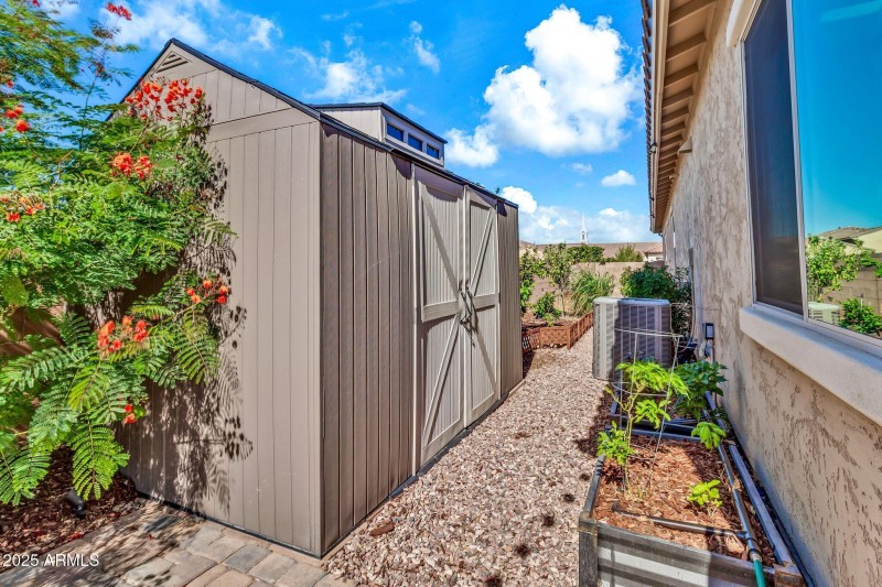 2827 E Bellerive Dr2-61