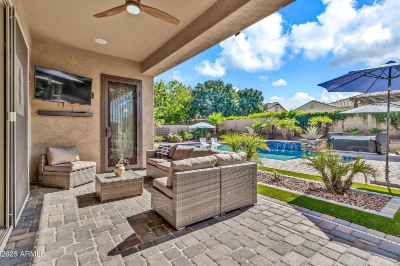 2827 E Bellerive Dr2-63