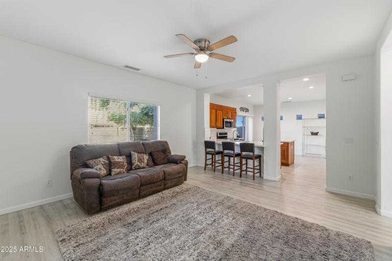 44322 W Cypress Ln-17