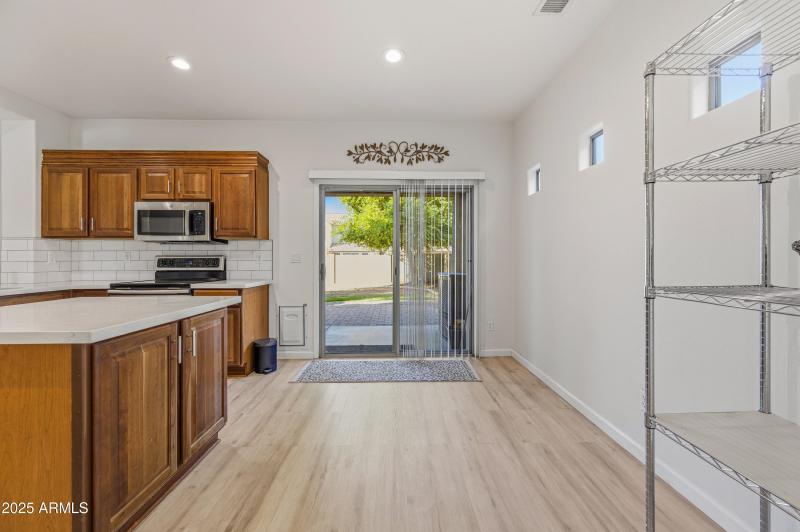 44322 W Cypress Ln-18