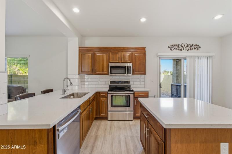 44322 W Cypress Ln-21