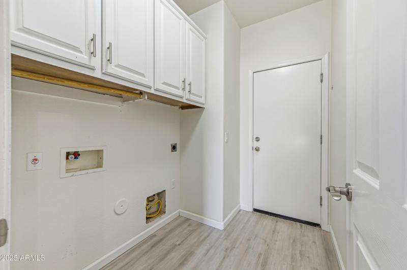 44322 W Cypress Ln-23