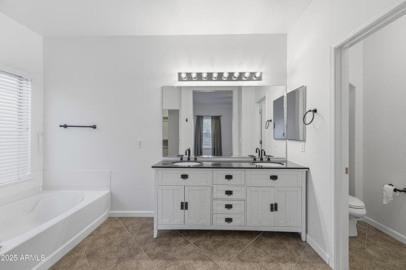 44322 W Cypress Ln-34