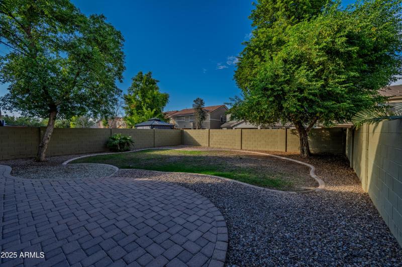 44322 W Cypress Ln-40