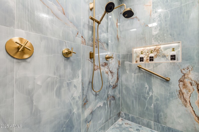 Master Bath with niche