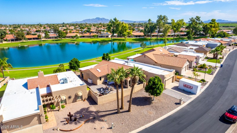 Side with great lakeview