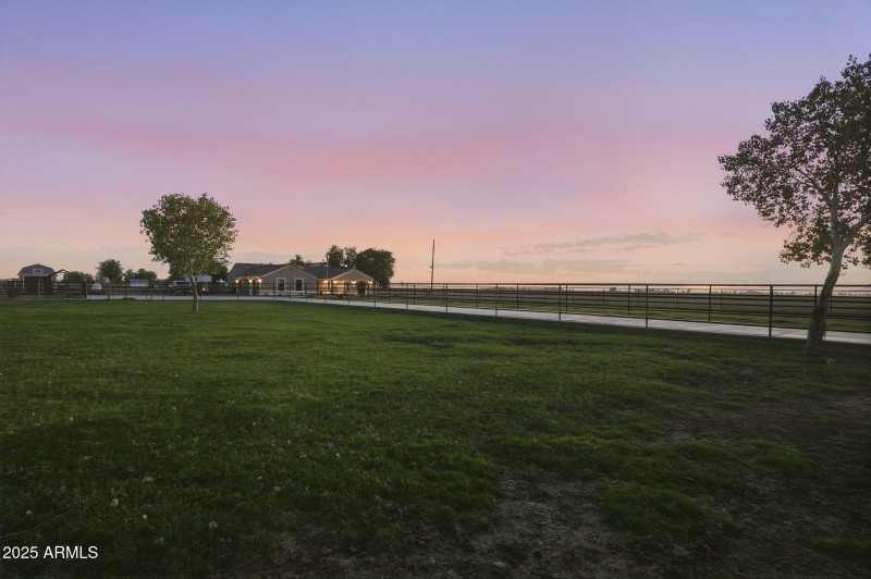 23-web-or-mls-ListerPros - Twilight-15