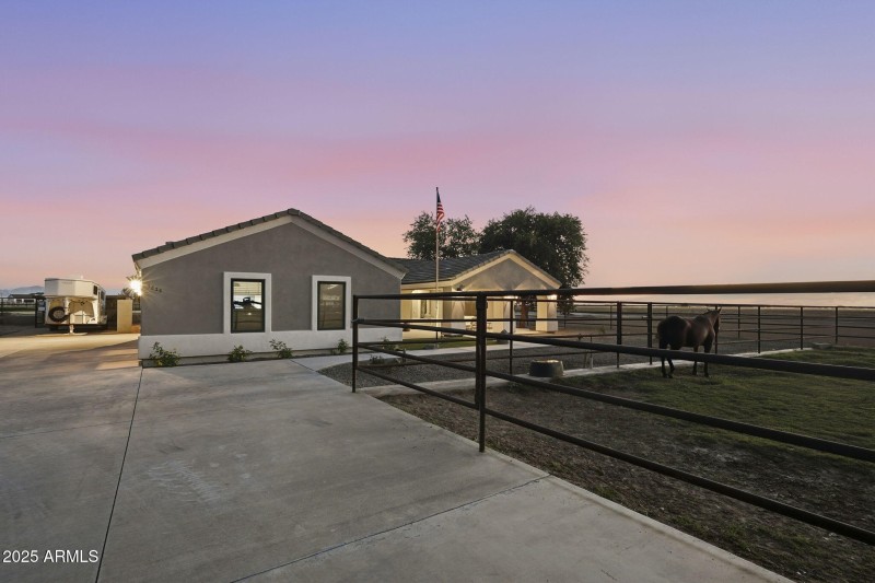 27-web-or-mls-ListerPros - Twilight-19