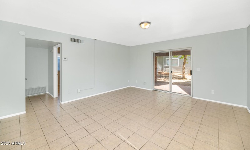 Copy of 316 E Vogel Ave-large-018-027-31