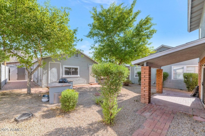 Copy of 316 E Vogel Ave-large-026-019-31