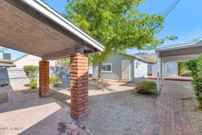 Copy of 316 E Vogel Ave-large-027-058-31
