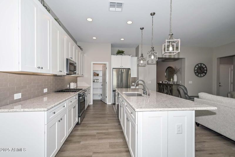 Kitchen-Pantry