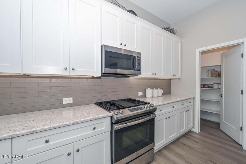 Kitchen-Range2