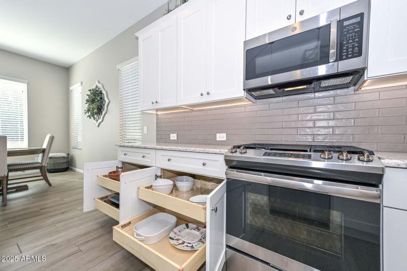 Kitchen-Slide Outs