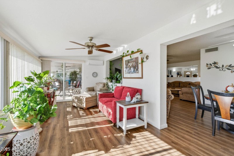 19_10448_W_Tropicana19_mls