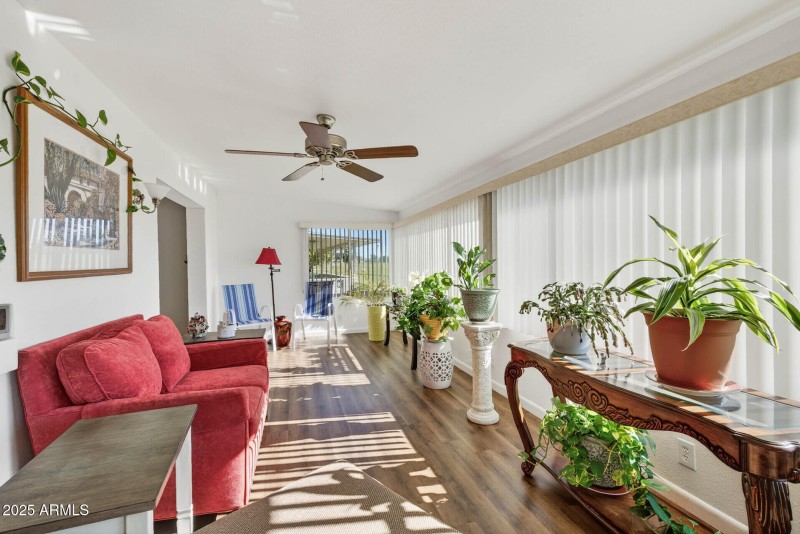 20_10448_W_Tropicana20_mls