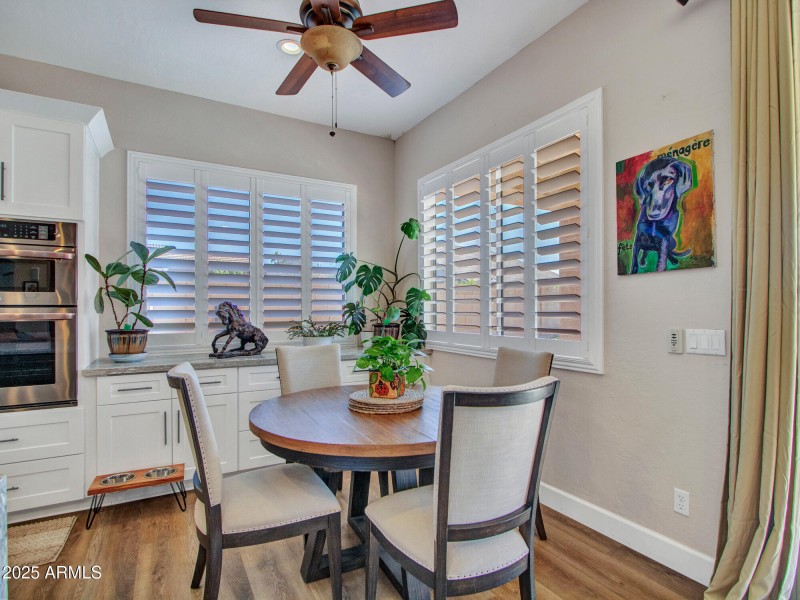 05-breakfast-nook-(1)